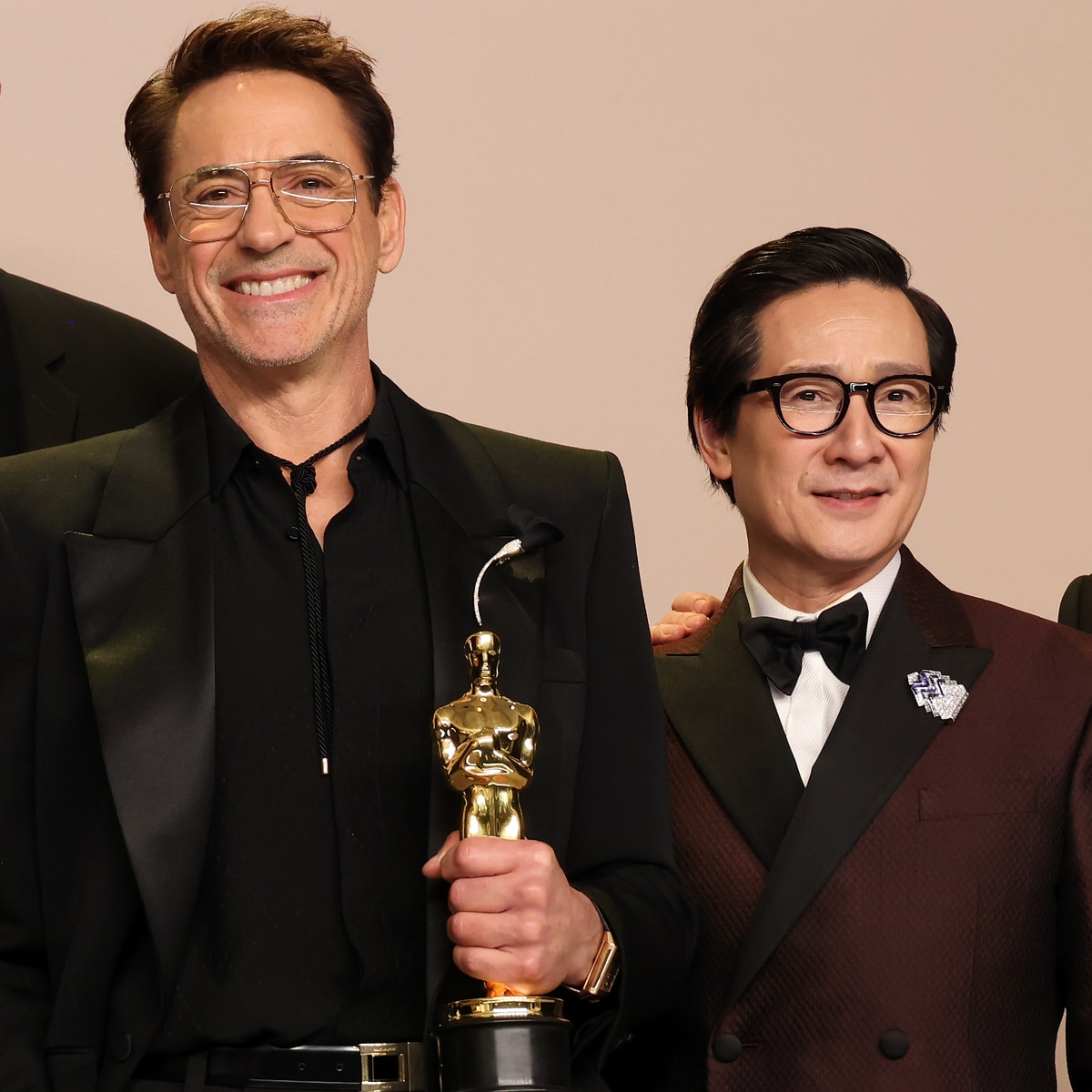 Por qué el momento de Robert Downey Jr. y Ke Huy Quan en los Oscar 2024