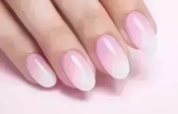 Las 35 mejores ideas de uñas ombré rosas para inspirar tu próxima manicura