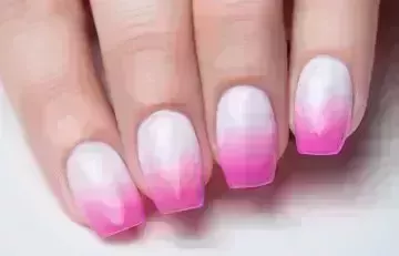 Las 35 mejores ideas de uñas ombré rosas para inspirar tu próxima manicura