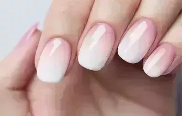 Las 35 mejores ideas de uñas ombré rosas para inspirar tu próxima manicura