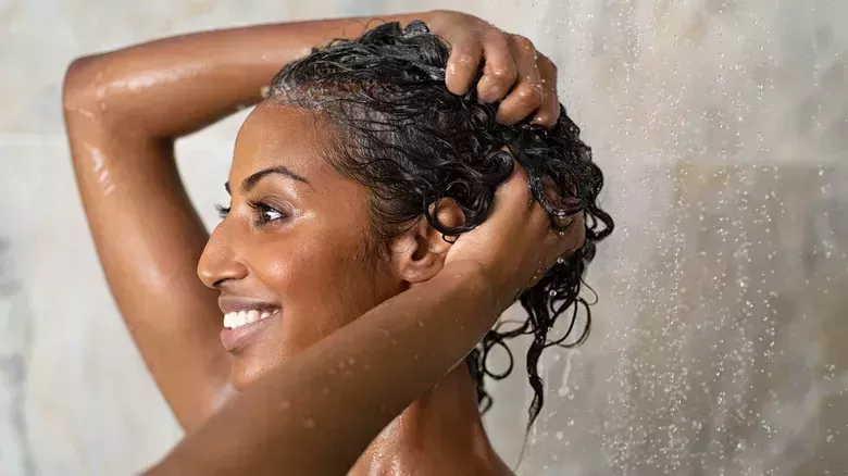 Cómo proteger el pelo del sudor mientras haces ejercicio