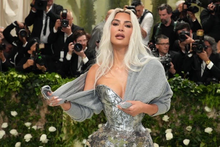 Tenemos que hablar del look de Kim Kardashian en la Gala del Met