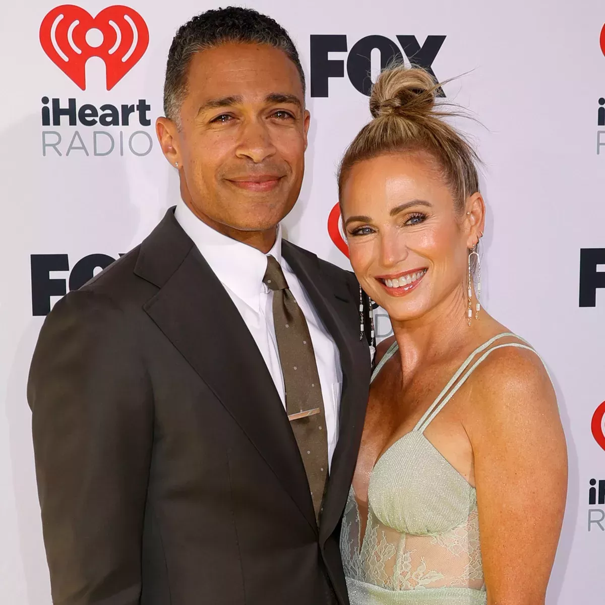 Cómo afrontaron los padres de Amy Robach el "mazazo" de que saliera con T.J. Holmes tras su divorcio