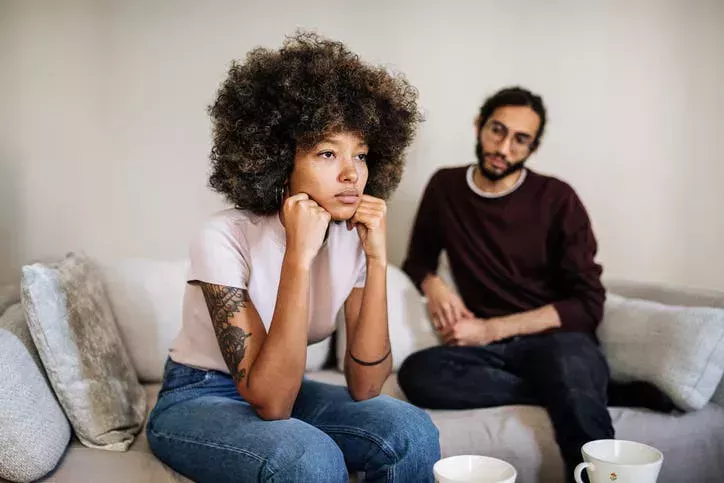 Yo voto laborista, mi novio podría votar reformista: eso limita nuestras conversaciones