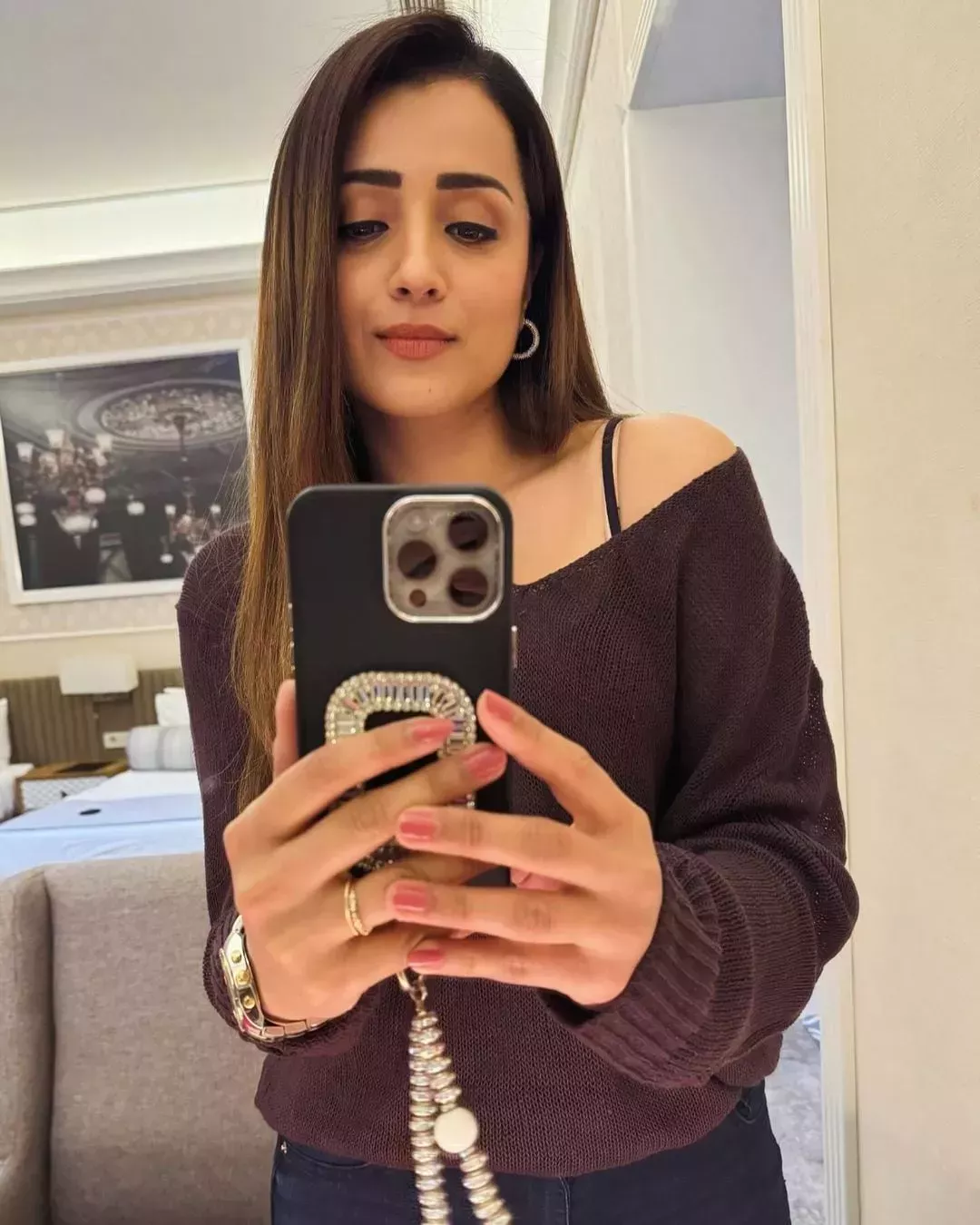 Con un eyeliner clásico y labios mate, el look de Trisha Krishnan está hecho a medida para los monzones