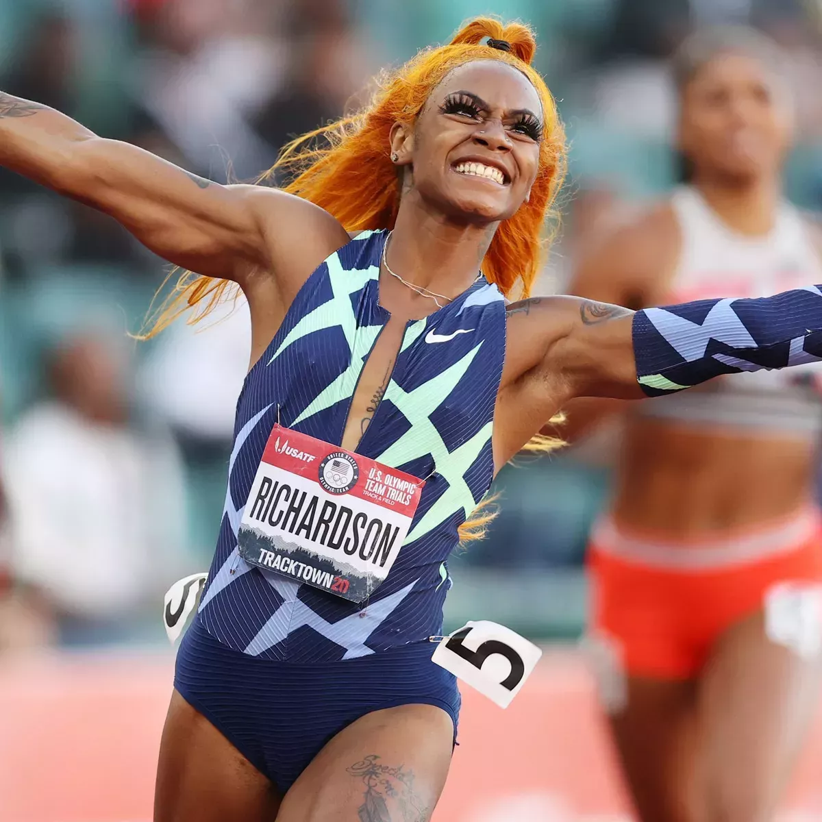 Las uñas de la olímpica de 2024 Sha'Carri Richardson merecen su propia medalla de oro