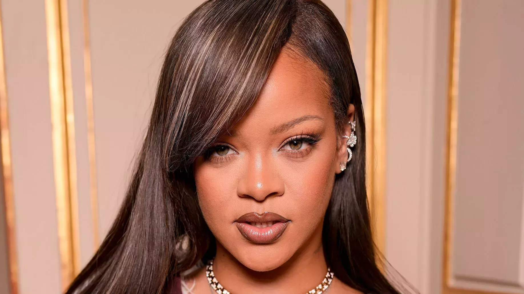 Rihanna hace que las coletas de colegiala sean aptas para adultos