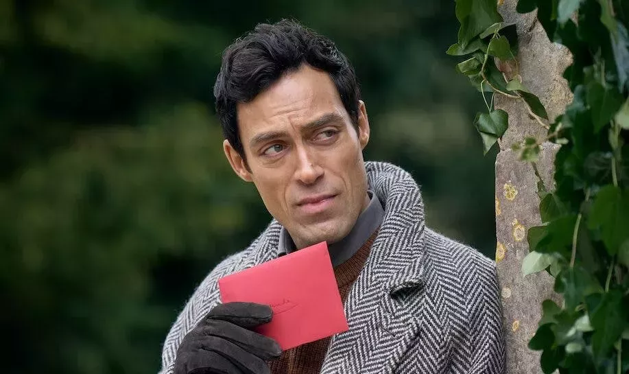 Alex Hassell, de Rivals, sobre su papel de Rupert Campbell-Black: 