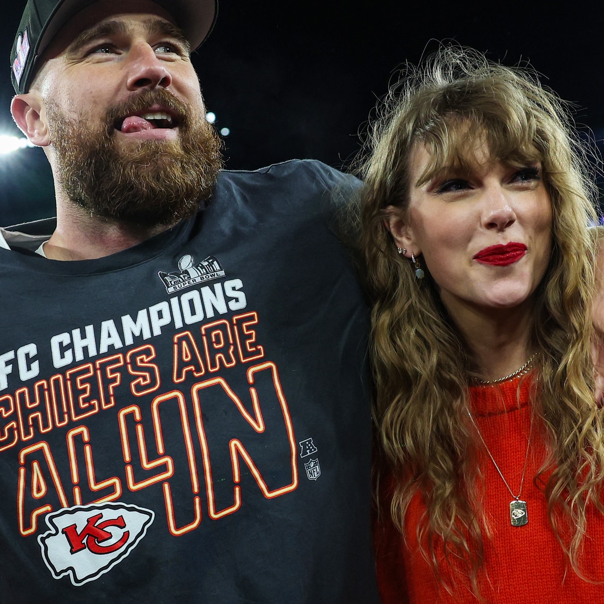 Pruebas de que Taylor Swift es miembro de la cuadrilla de Travis Kelce con sus amigos