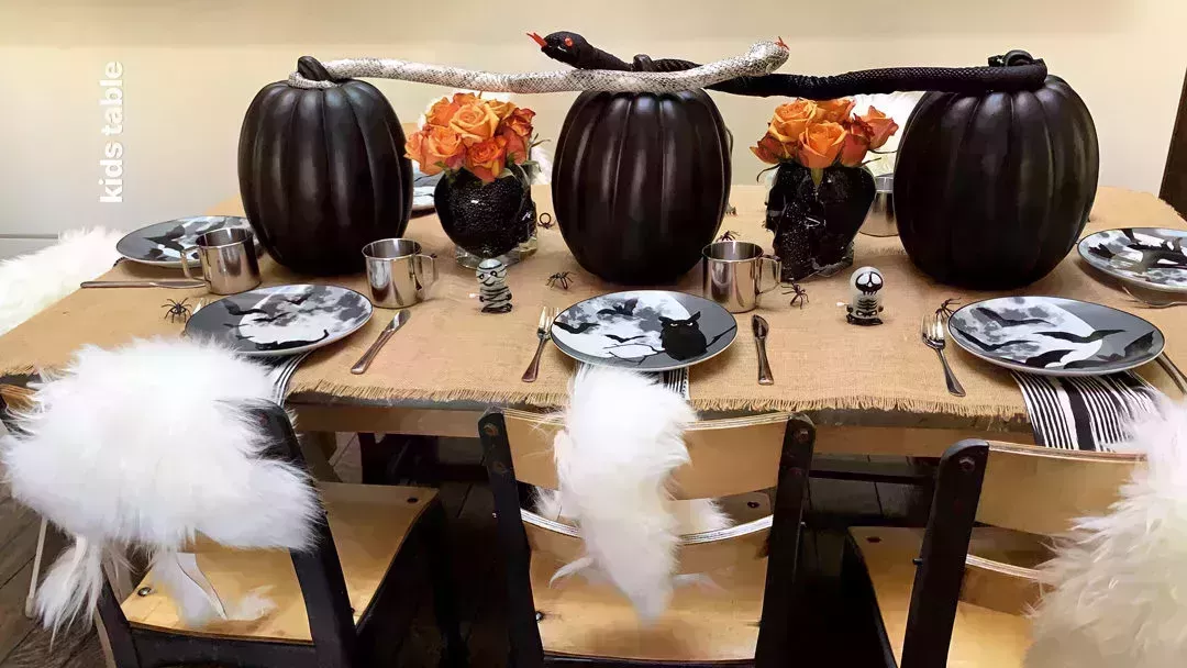 kourtney kardashian kids table for halloween