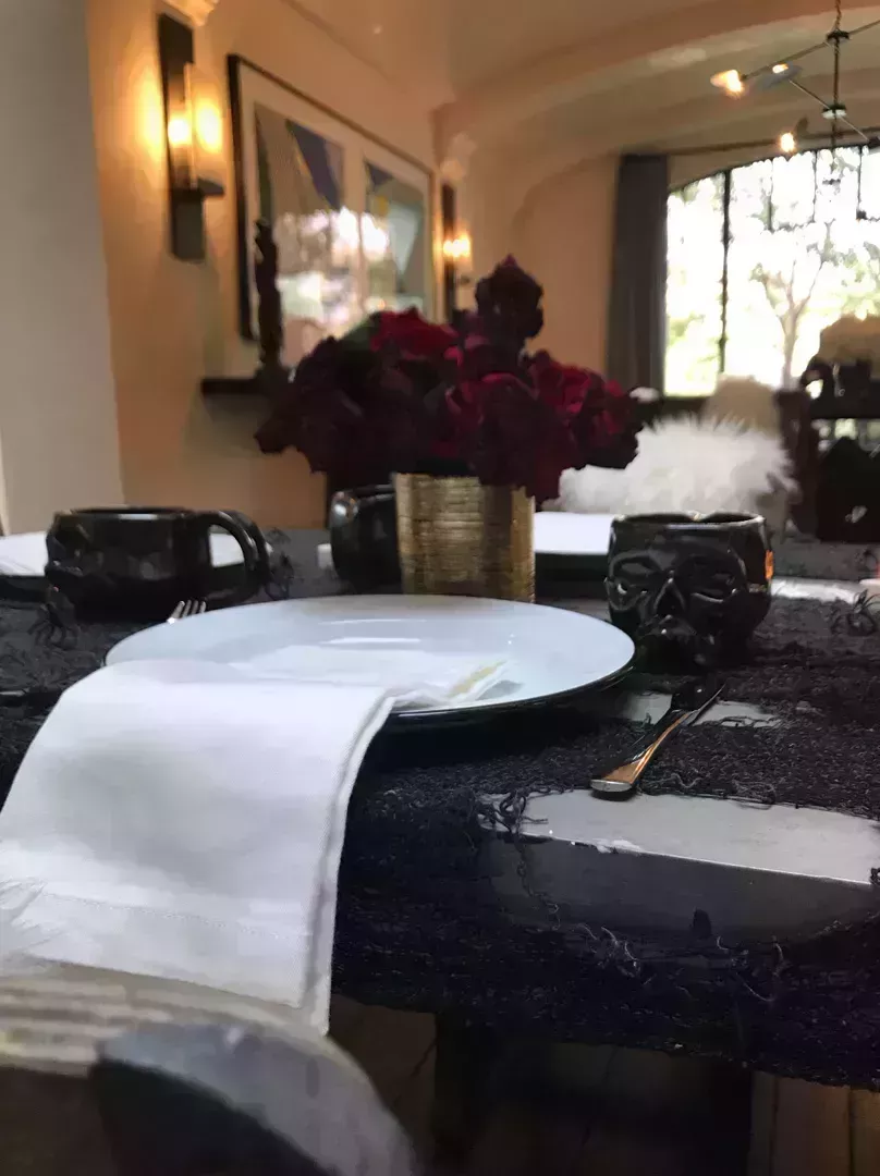 Kourtney Kardashian Halloween table