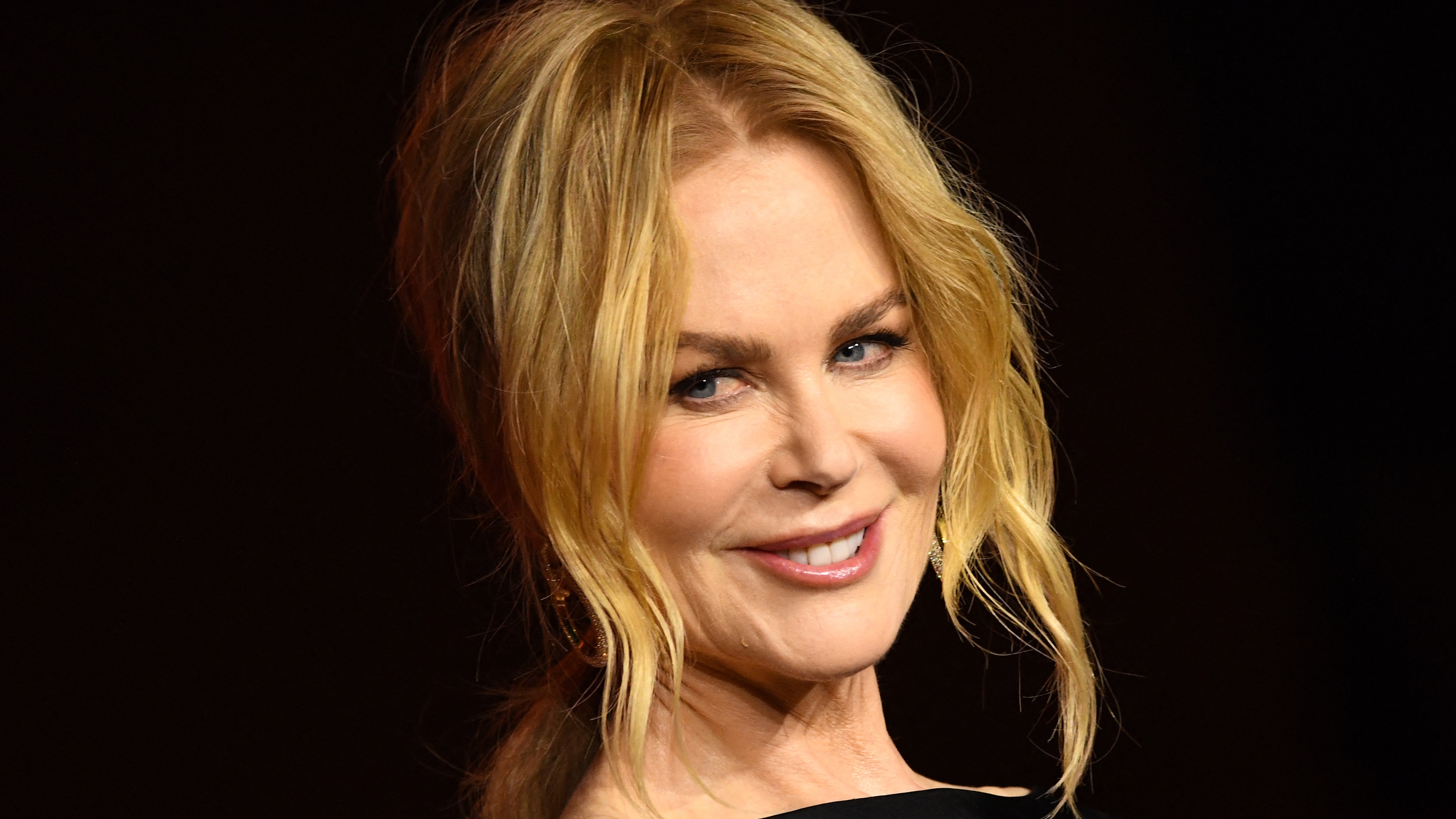 Nicole Kidman está peligrosamente cerca de recuperar el pelo rizado