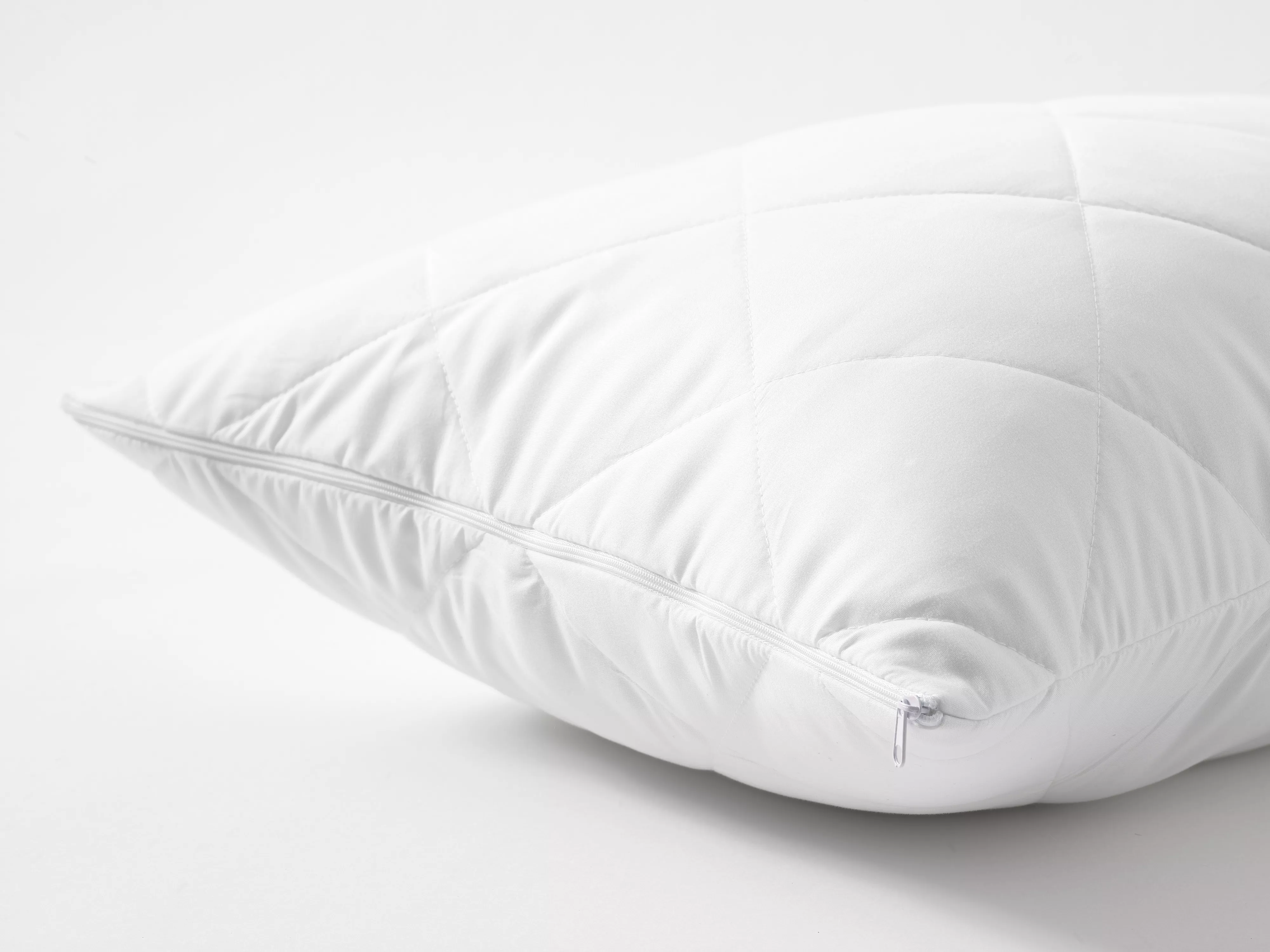 Reseña de la Almohada Allergy Defence de The Fine Bedding Company: cómoda para quienes sufren de alergias