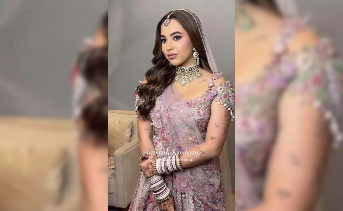 Aaliyah Kashyap Elige un Espectacular Look de Maquillaje nupcial Monocromático Rosa para Combinar con su Lehenga