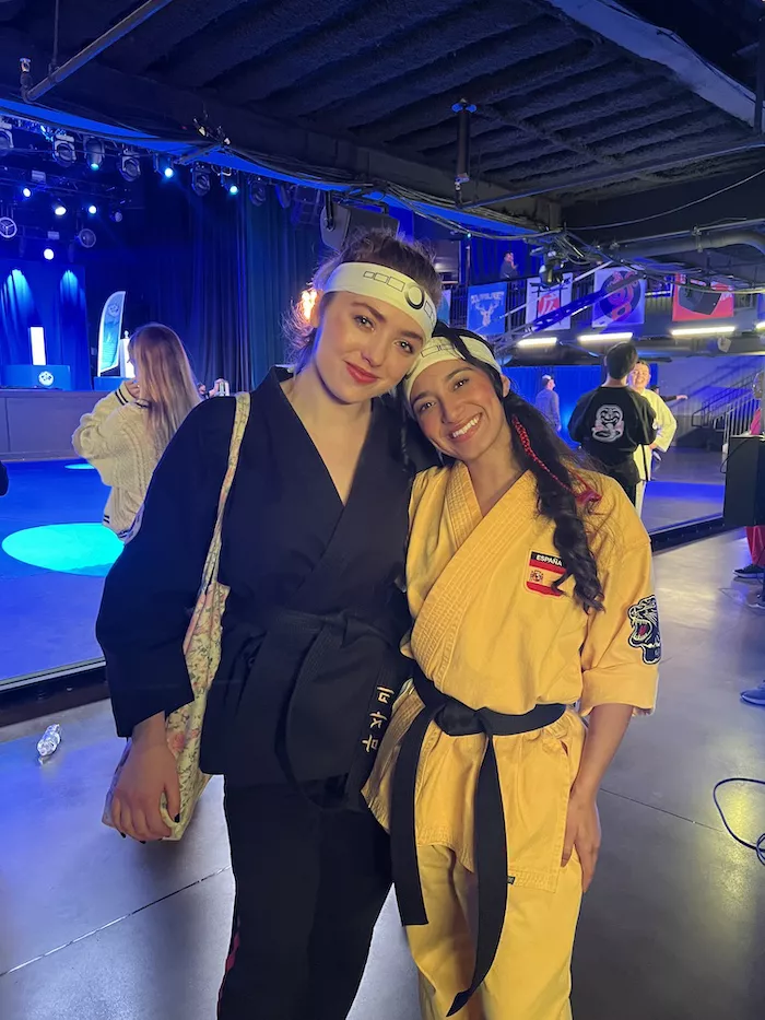 EXCLUSIVO! Jewelianna Ramos-Ortiz está trayendo la *realidad* de las artes marciales a la temporada final de Cobra Kai