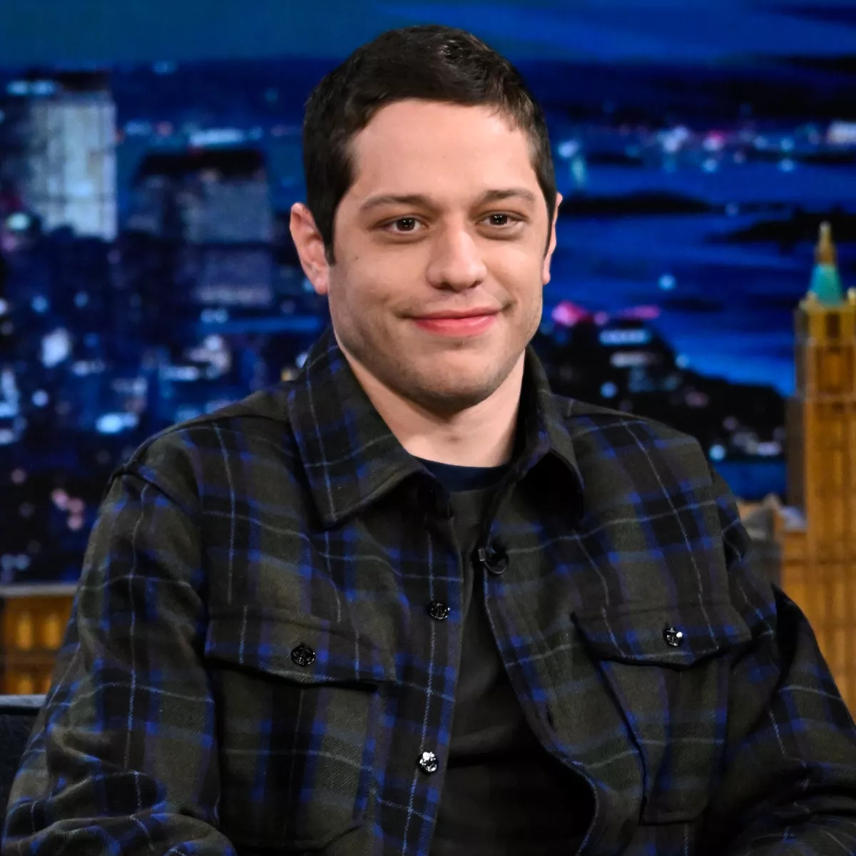 Pete Davidson hace su primera aparición en la alfombra roja en más de un año