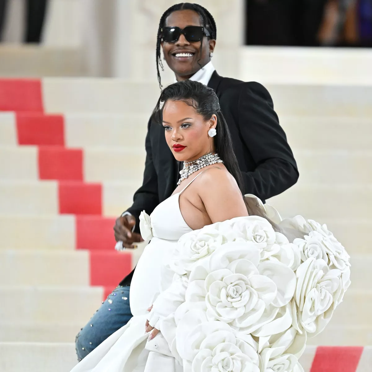 La Noche Rara de Cita de Rihanna y A$AP Rocky en los Premios de Moda 2024 Brilla Como un Diamante