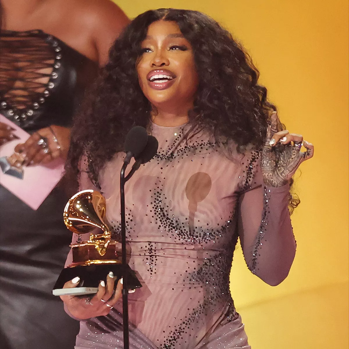 SZA Admite que Quiere un 'Scorsese Baby Daddy' en Su Nuevo Álbum Lana