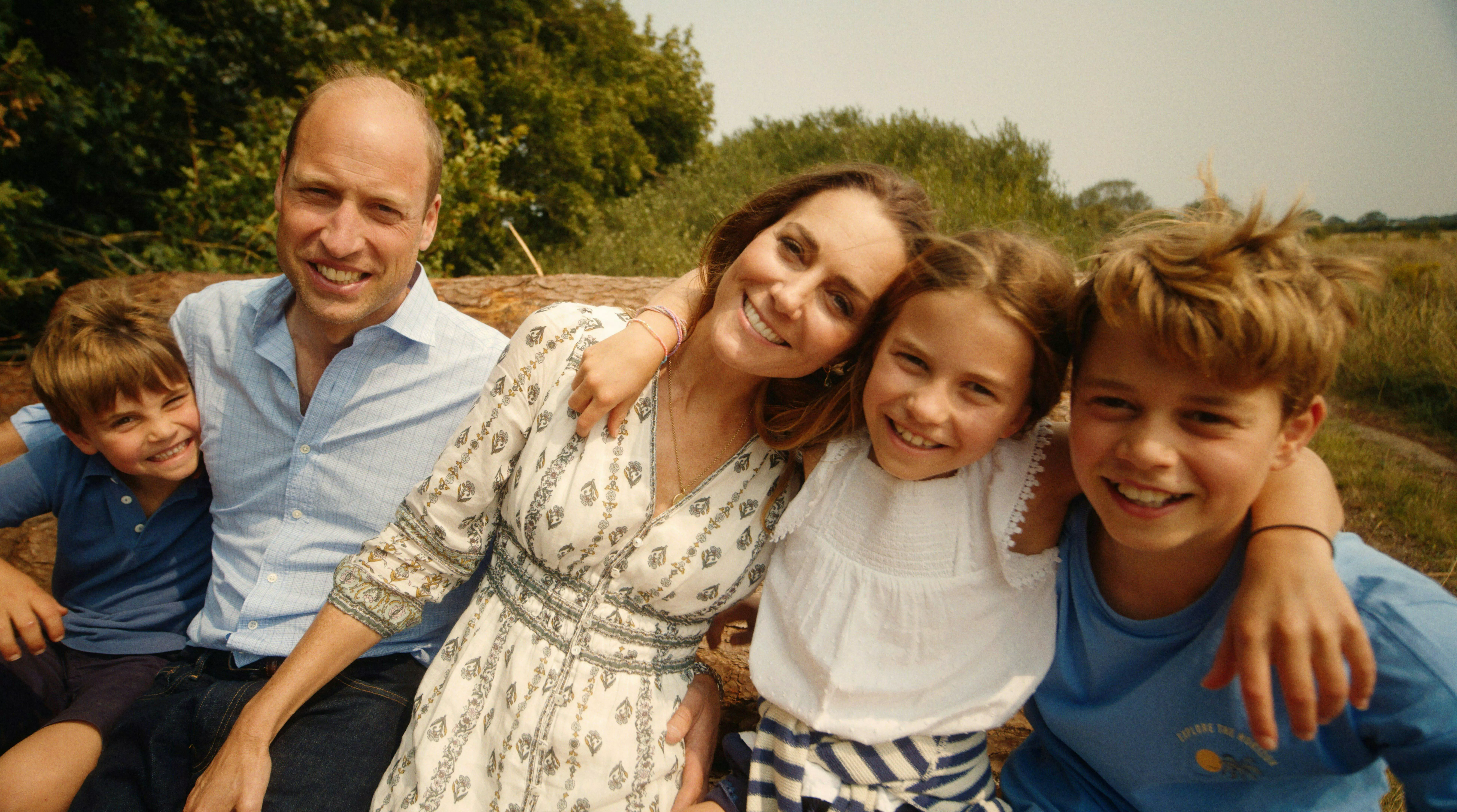 La tarjeta de Navidad de William y Kate presenta una significativa foto familiar