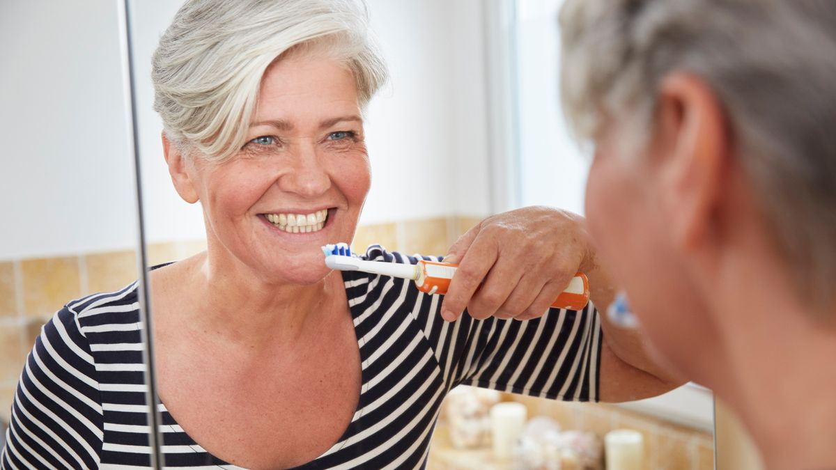 Cómo prevenir la coloración de los dientes: 7 consejos de expertos para mantener tus dientes brillantes y saludables