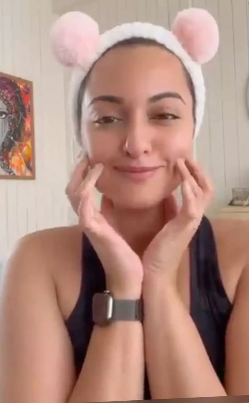 El secreto de Sonakshi Sinha para la piel seca: aceite facial