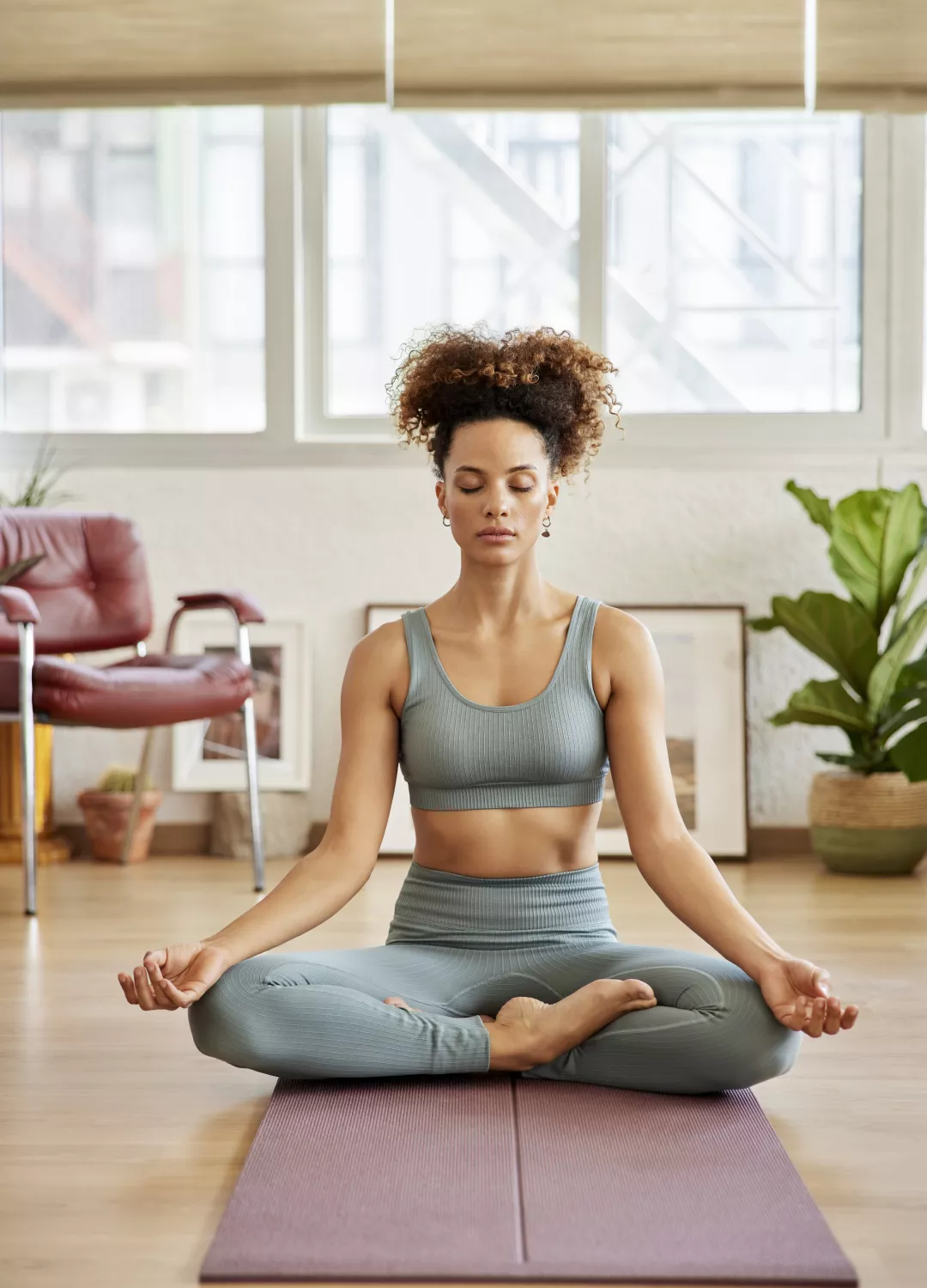 Todas las formas en que el yoga puede cambiar tu vida diaria para mejor