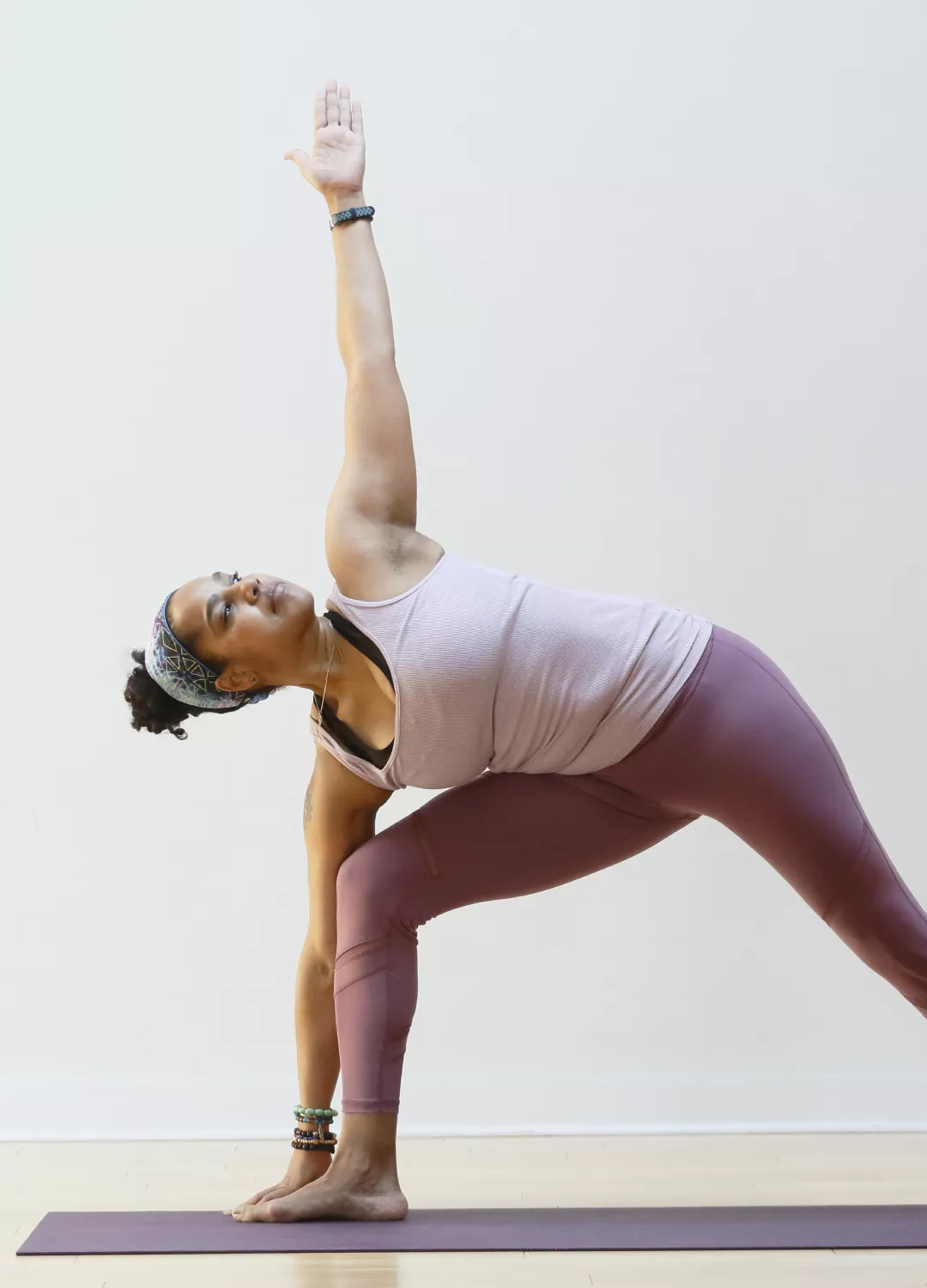 Todas las formas en que el yoga puede cambiar tu vida diaria para mejor