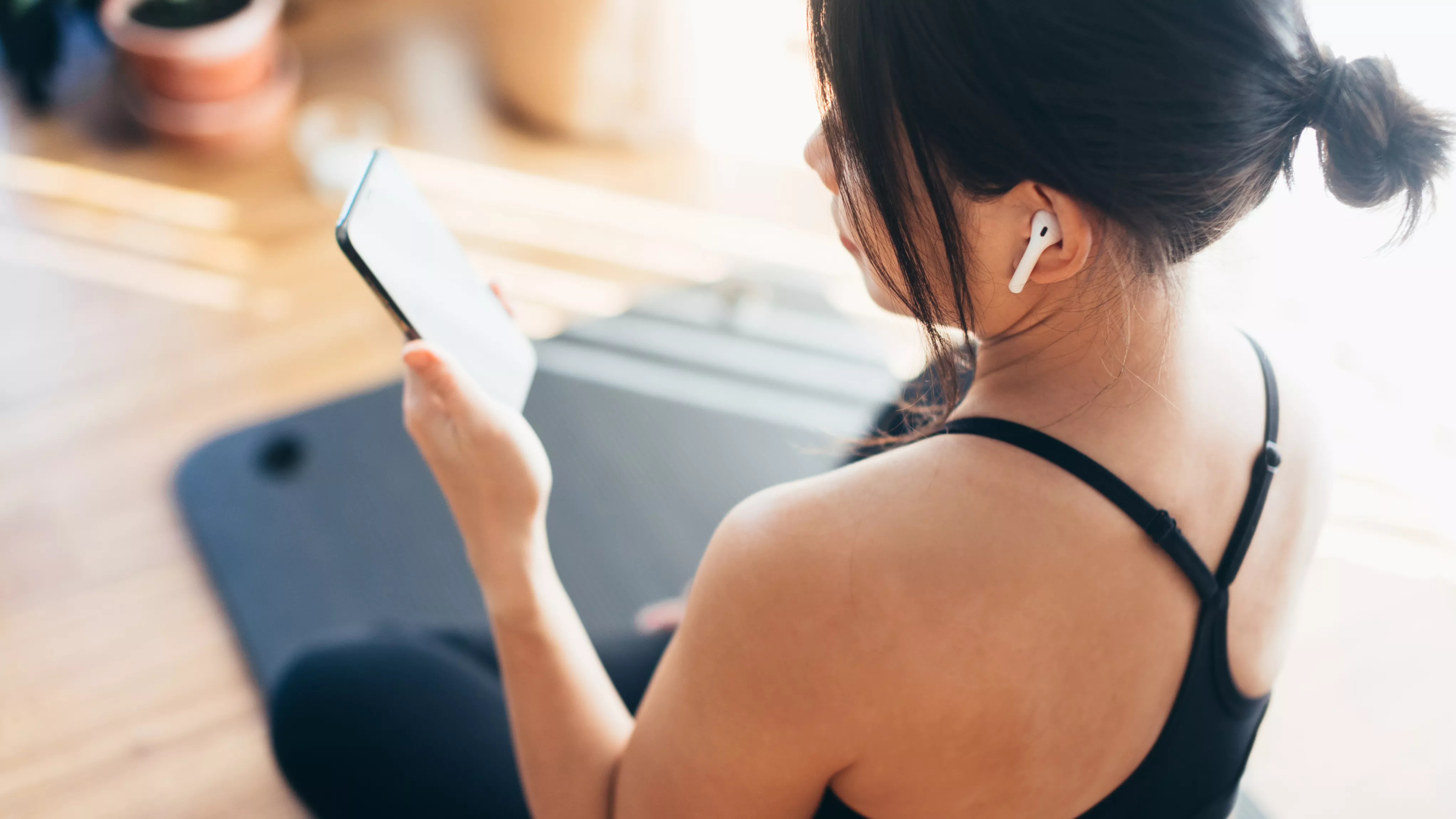 32 esenciales para la bolsa de gimnasio para una sesión de entrenamiento cómoda, efectiva y sin complicaciones