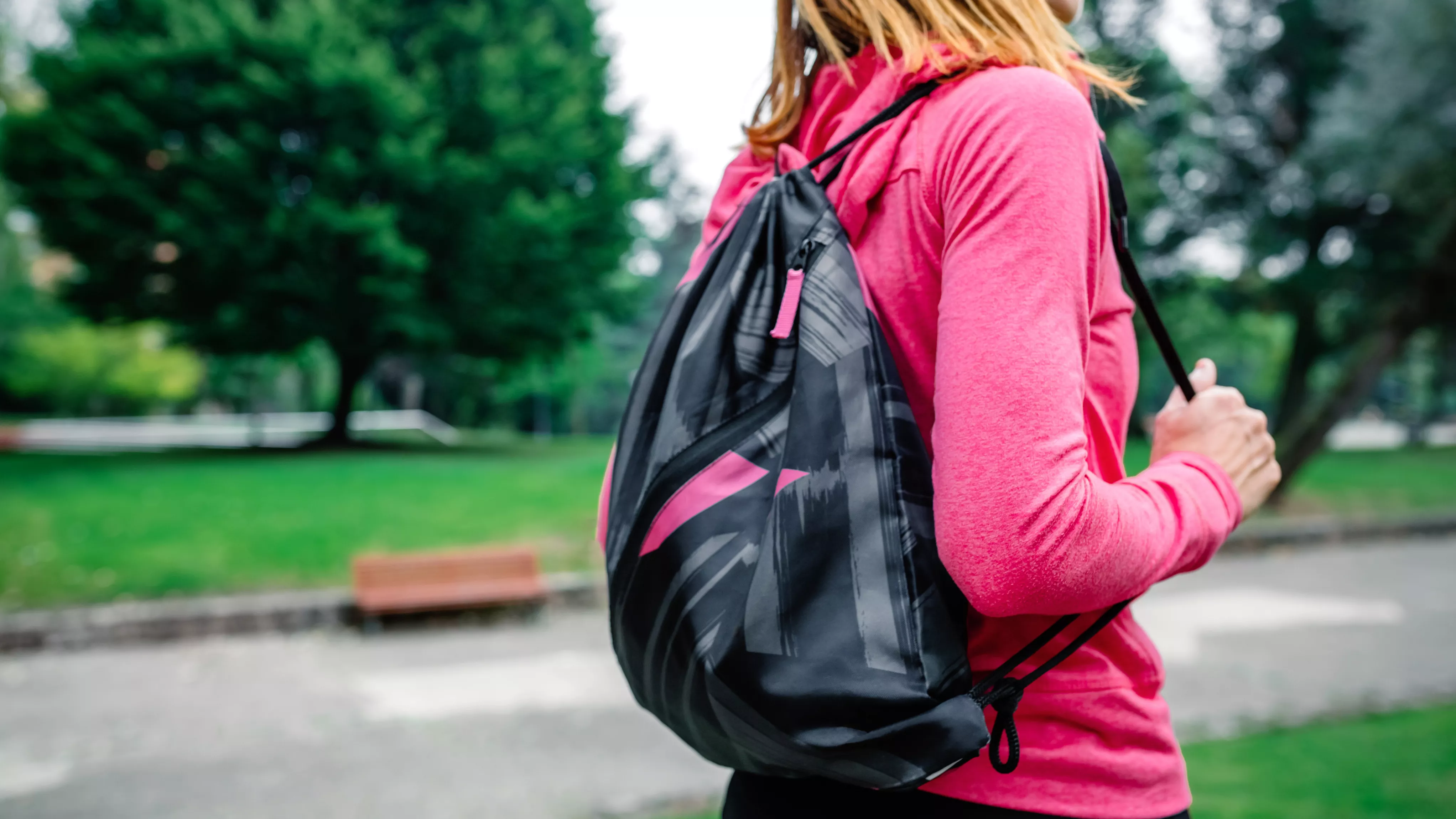32 esenciales para la bolsa de gimnasio para una sesión de entrenamiento cómoda, efectiva y sin complicaciones