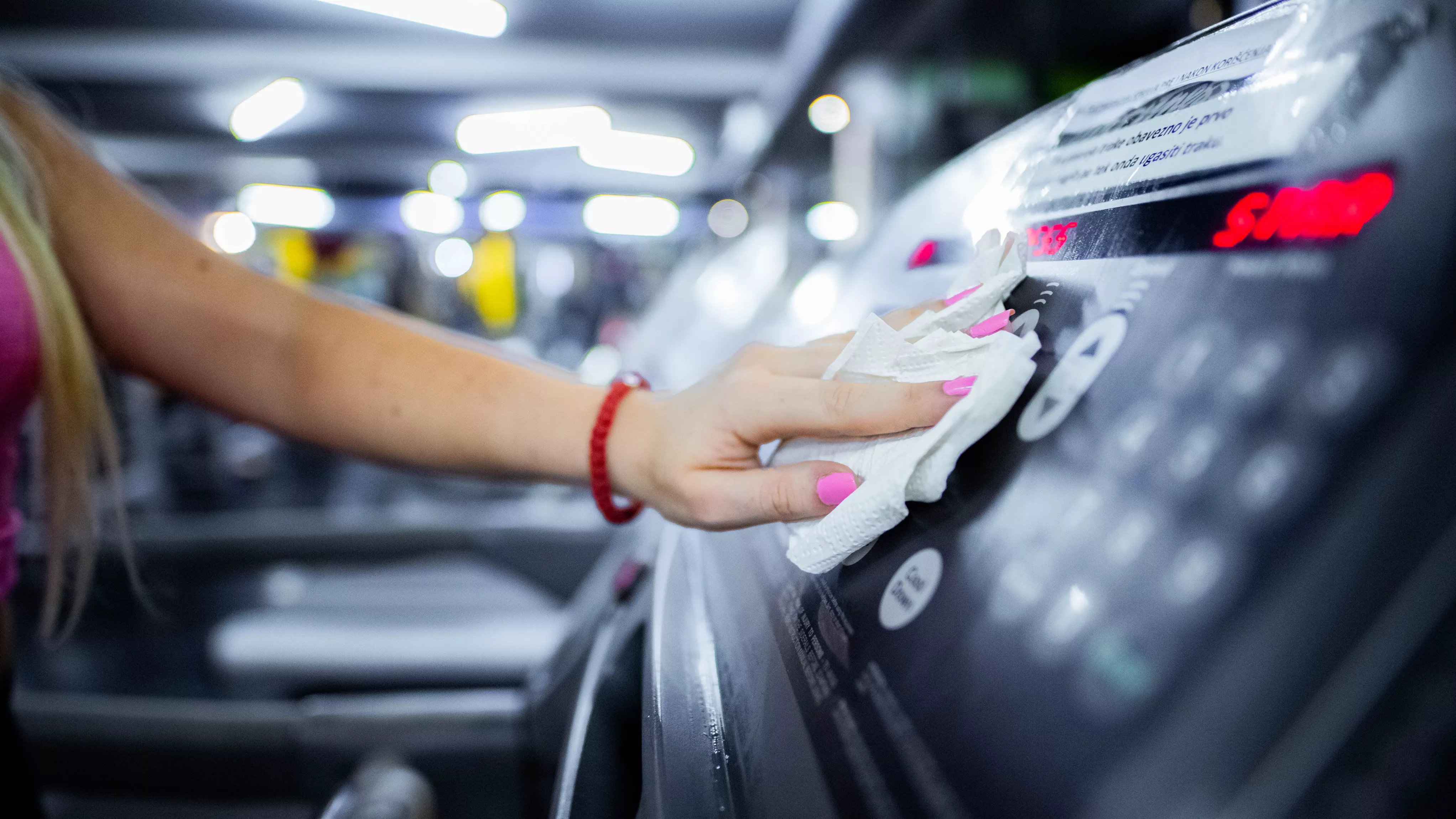 32 esenciales para la bolsa de gimnasio para una sesión de entrenamiento cómoda, efectiva y sin complicaciones