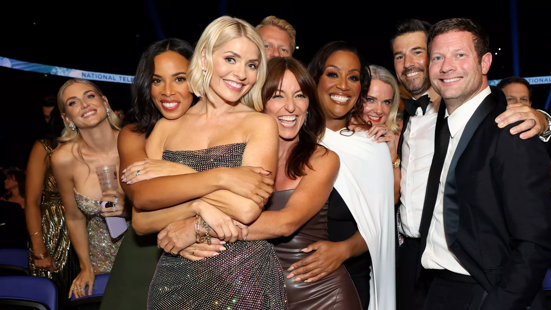 Consejos de Davina McCall para una vida saludable - desde dejar el teléfono hasta correr bajo la lluvia