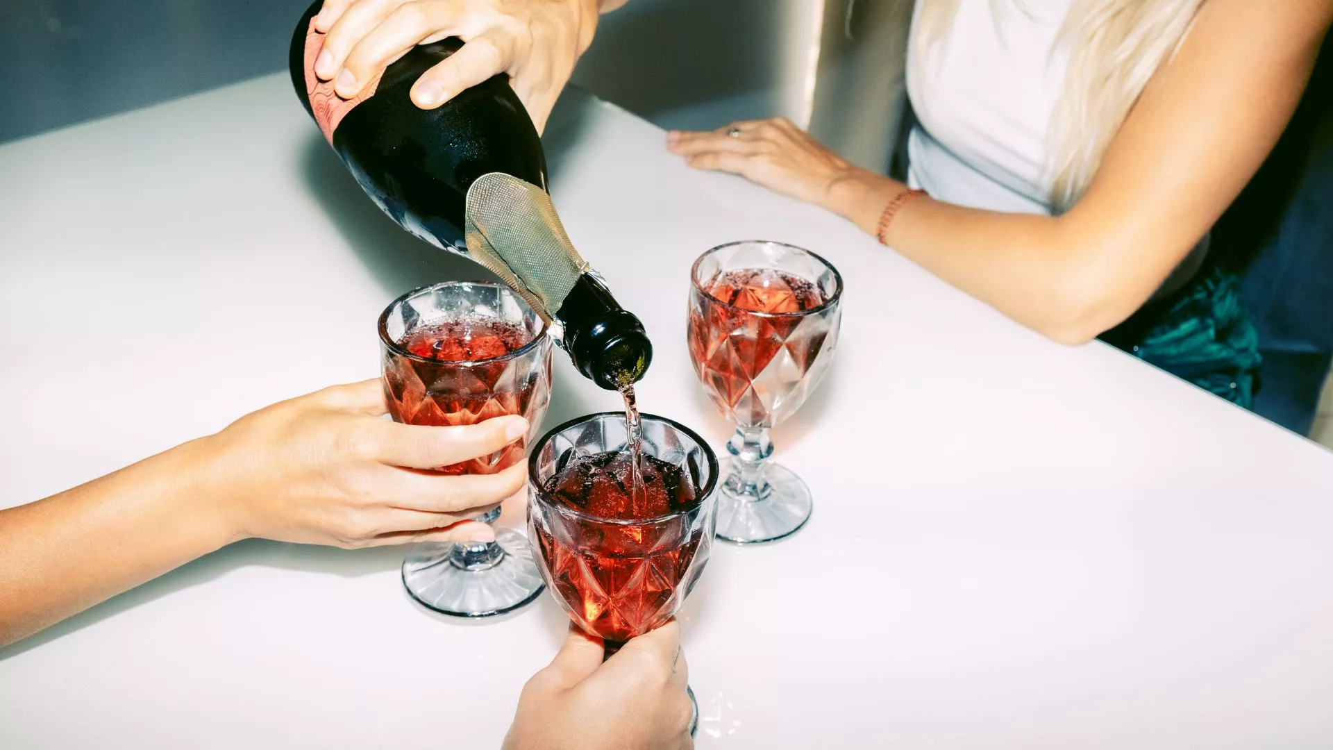 Consejos de Davina McCall para una vida saludable - desde dejar el teléfono hasta correr bajo la lluvia