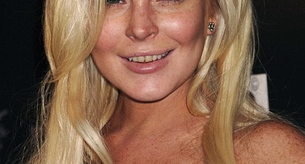 Lindsay Lohan nos enseña unos dientes muy amarillentos