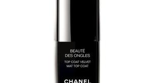 ¿Quieres que tus uñas tengan un aspecto mate? ¡Dales una pasada con el Mat Top Coat de Chanel!