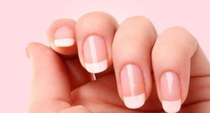 Un 66,67% de las mujeres prefieren hacerse la manicura en casa que ir a un salón