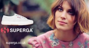 Alexa Chung se convierte en la Directora Creativa de Superga