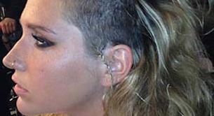 Ke$ha se rapa media cabeza