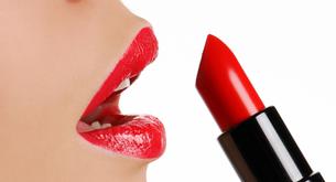 Dos factores a tener en cuenta a la hora de elegir un color rojo para los labios