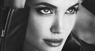 Angelina Jolie está impresionante en la portada de Vogue Turquía