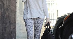 Amanda Seyfried apuesta por los pantalones florales