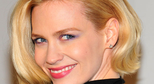 ¿Qué te parecen las sombras moradas de January Jones?