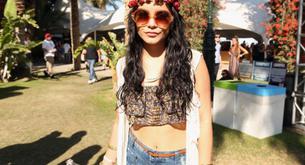 Las celebrities eligen coronas de flores para alegrar sus cabellos en el Coachella