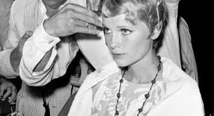 Muere Vidal Sassoon, el peluquero que creó el mítico corte de pelo de Mia Farrow en La Semilla del Diablo