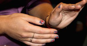 ¿Qué miembro de la Familia Real británica llevó esta original manicura al Jubileo de Diamante?