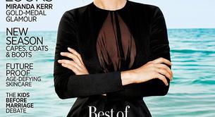 Kate Moss de negro riguroso y en la playa en la portada de Harper's Bazaar Australia