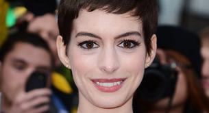 Anne Hathaway reconce que su corte de pelo la hundió