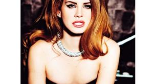 Lana del Rey, eyeliner felino en Vogue italia