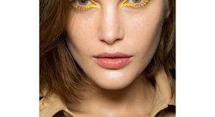 Ojos amarillos en el desfile de Kenzo Primavera 2013 