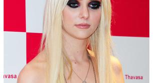 Taylor Momsen siempre fiel a su maquillaje mapache 