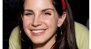 Lana del Rey muy natural, (casi) sin maquillaje